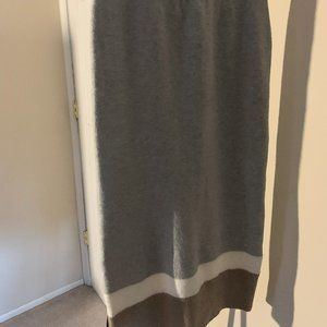 Time & Tru Sweater Midi Skirt. new with tags SIZE MEDIUM